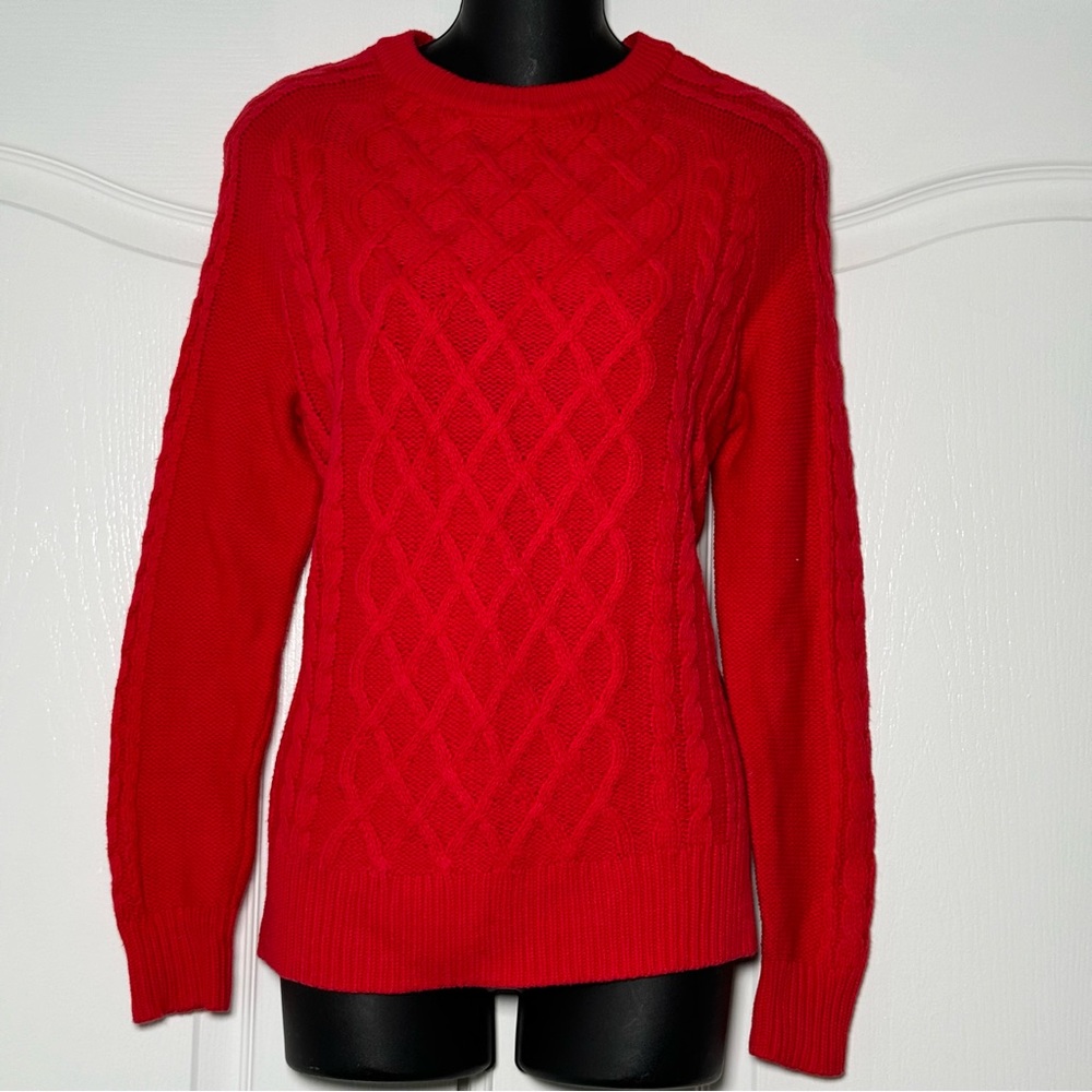 Old Navy Classic Red Cable Knit Women's Sweater Size Medium - Picture 2 of 5